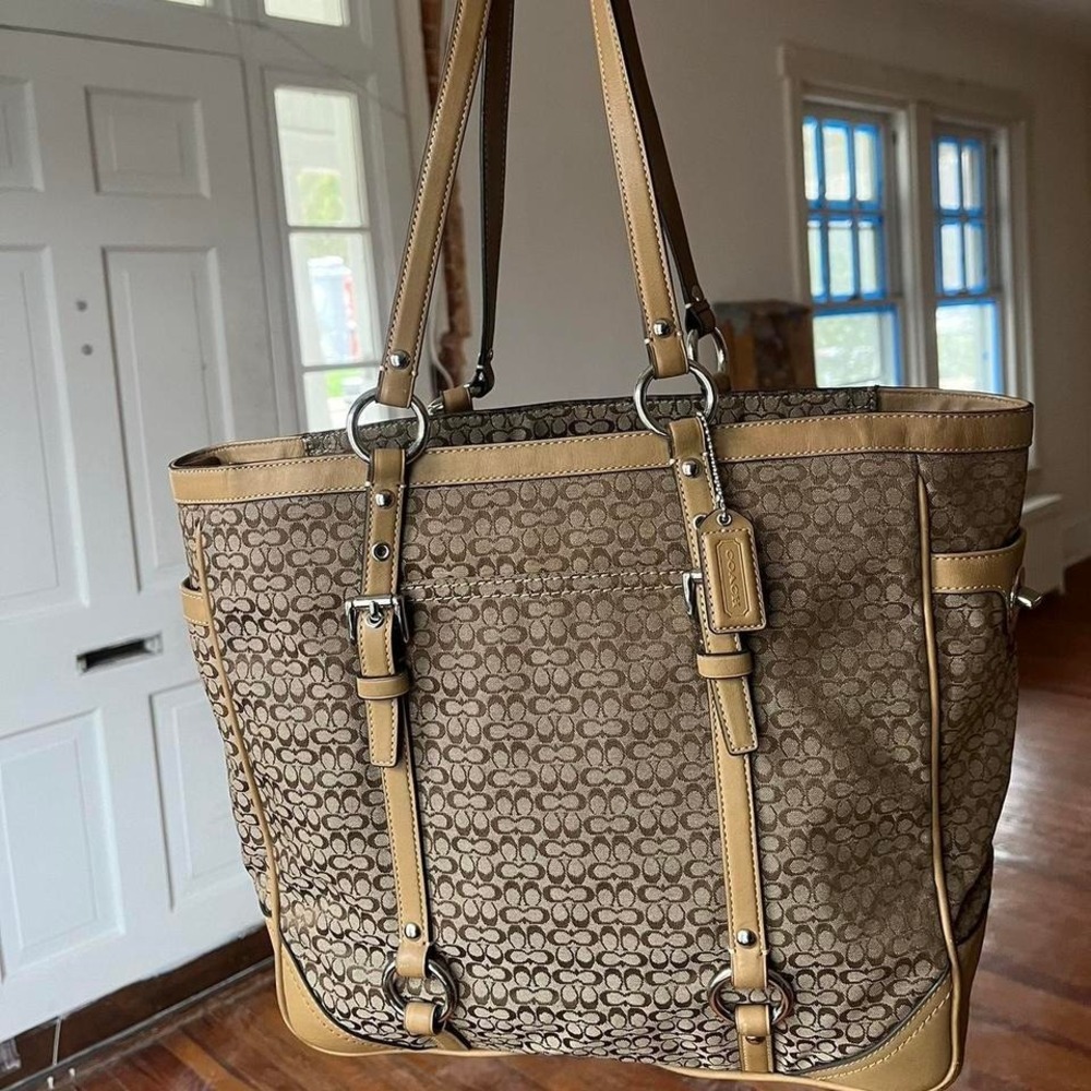 y2k 2000s Coach Signature Cs Monogram Tote shoulder bag / handbag ౨ৎ ⊹ ‧₊˚